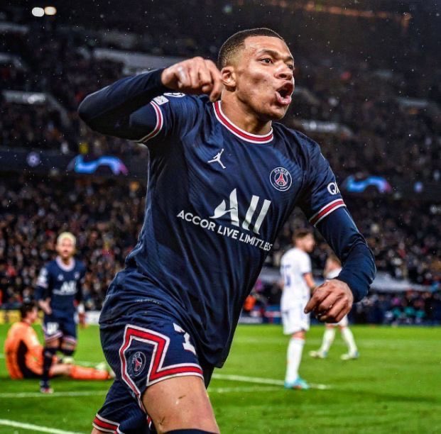 Lukita¹⁰ 🃏 tweet media