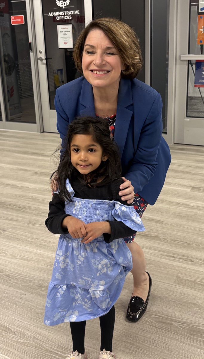 Amy Klobuchar tweet media