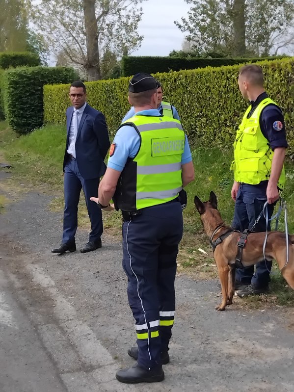 Prefet14's tweet image. 🚨 #SécuritéRoutière | Vacances de #Pâques : contrôles renforcés 🚨
À l’occasion des départs en vacances, les contrôles sont intensifiés sur les axes les plus fréquentés du département.
Le sous-préfet de Lisieux a participé à une opération menée par le groupement de gendarmerie à
