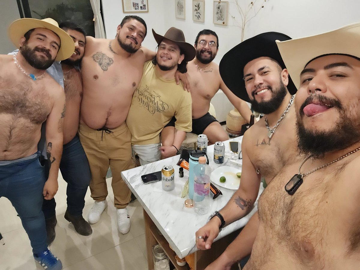 RafaMcDz's tweet photo. Bearly friends. ❤️ https://t.co/LFhvhaPTsS