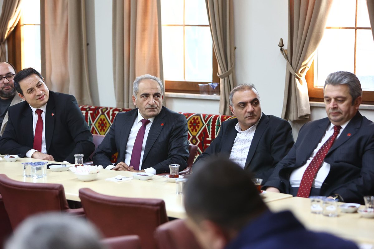 SaadetIstanbul's tweet photo. Saadet Sahada programı kapsamında İl Başkanımız Tuğrul Yalçınkaya, Sivaslılar Eğitim Kültür ve Yardımlaşma Derneğini ziyaret etti.

Nazik misafirperverlikleri için Genel Başkan Hakan Peker ve yönetimine teşekkür ederiz. https://t.co/c4fzYLXHFw