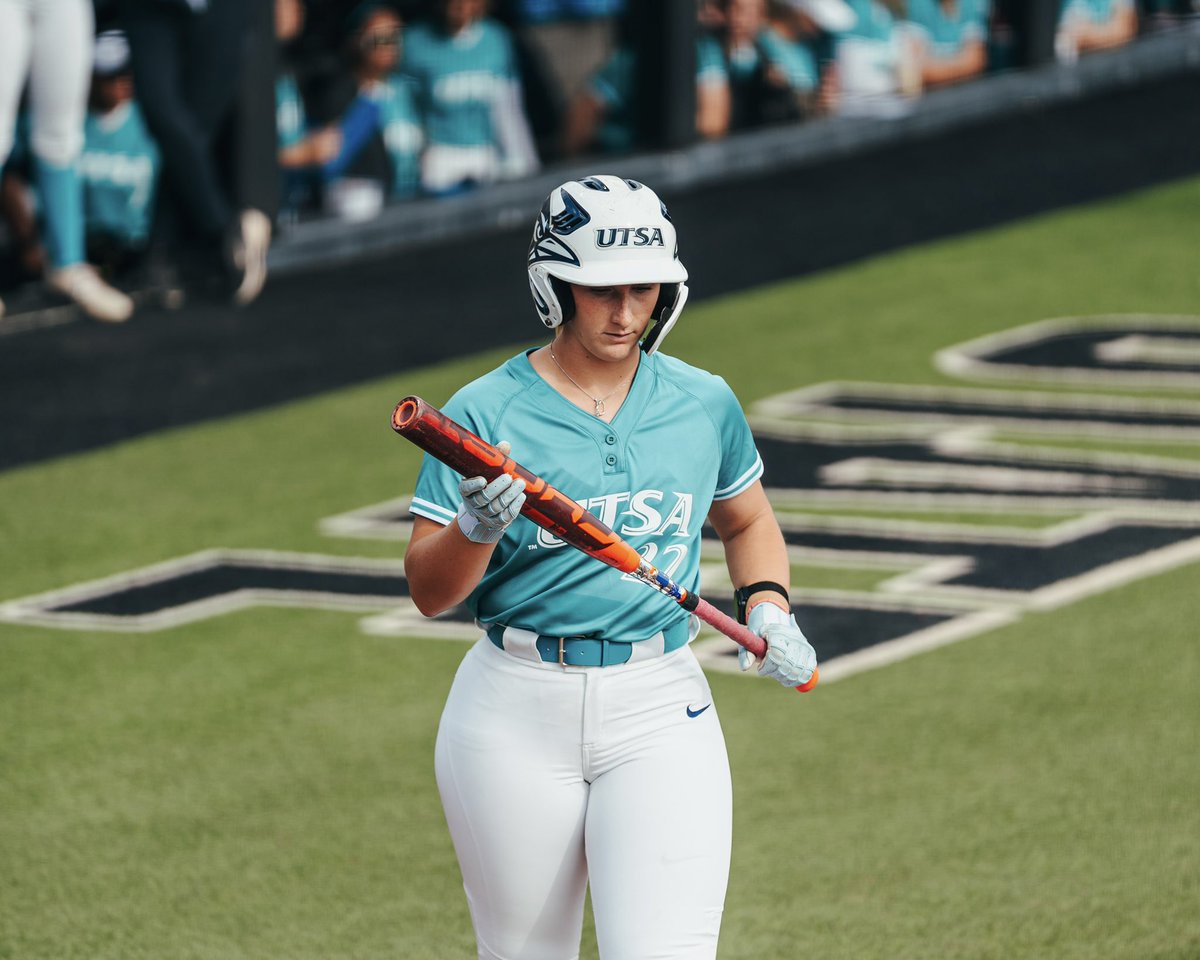 UTSASoftball's tweet image. Gameday Selects: Teal Edition 🩵🎗️📸

#BirdsUp 🤙 | #LetsGo210 | #PluckEm 🪶