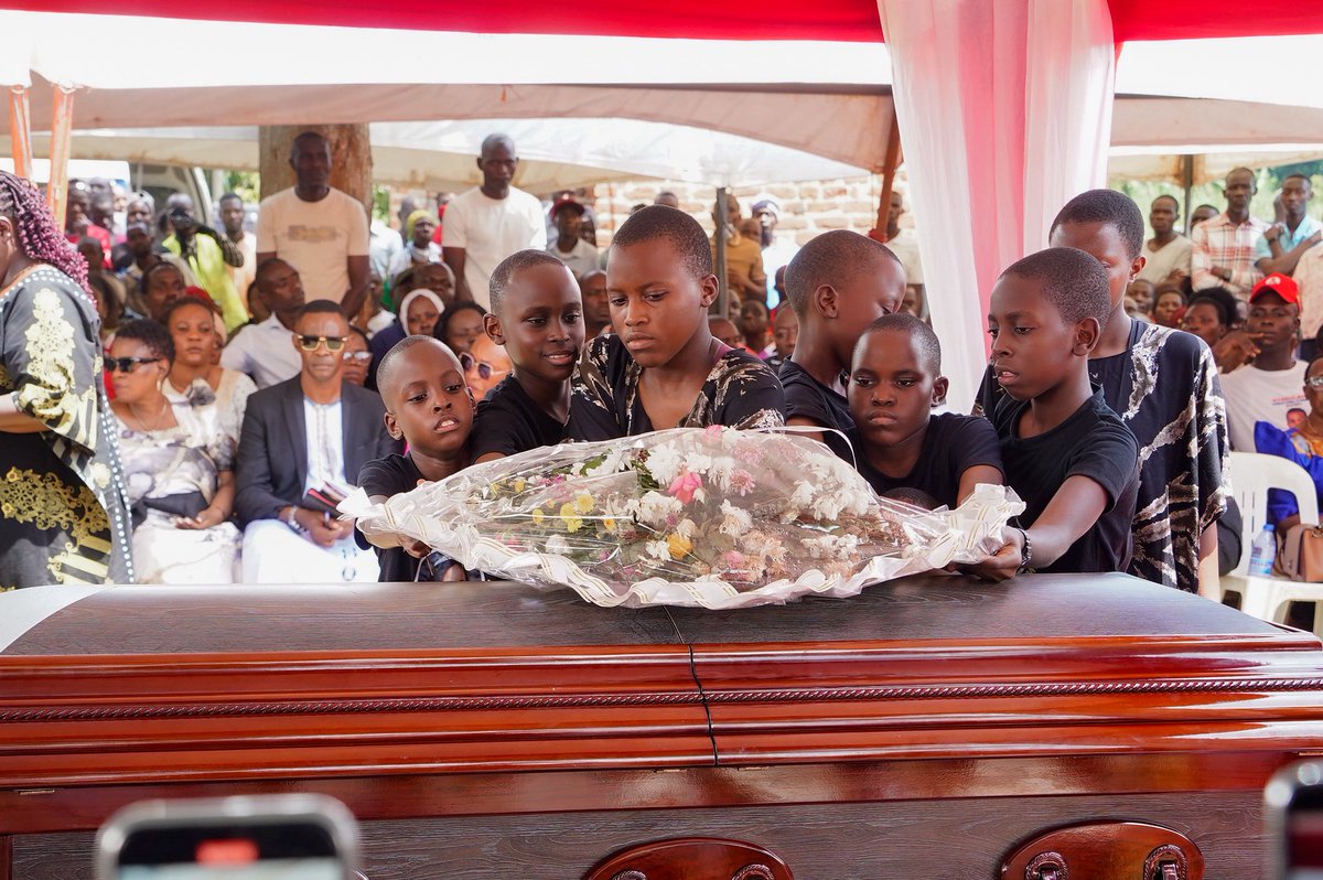 BOBI WINE tweet media