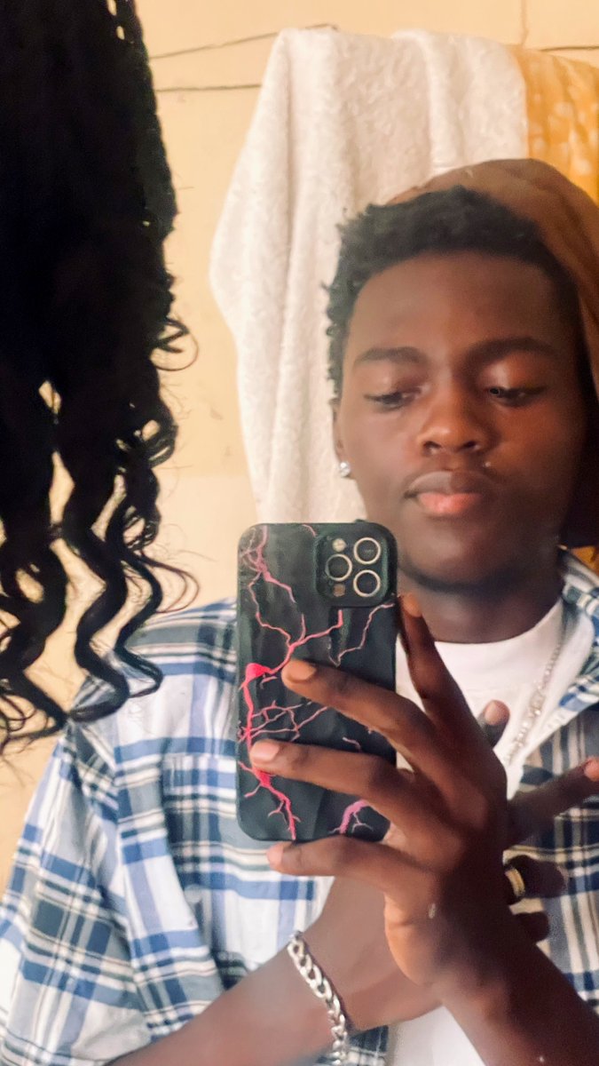 TWÉNTÝ-TWØ{22} tweet media