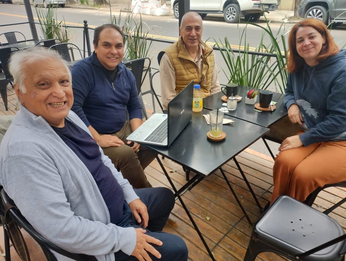 MenterSAS's tweet photo. Nuevo proyecto en medios en marcha ☕️💻

Cuando el equipo se junta fuera de la oficina, las mejores ideas aparecen. Así arrancamos.

#MediosDeComunicacion #TeamWork https://t.co/8kK1rpvhWs