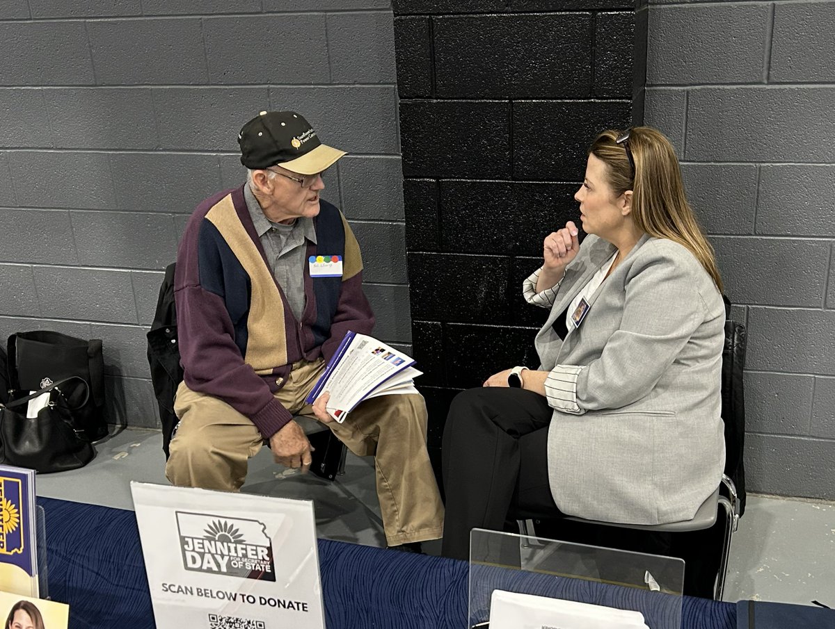 ElectJenDay's tweet photo. Made it to Oberlin and you folks did not disappoint! Thank you to all of the people of Decatur County and the surrounding areas who made it out. Your respect and kindness is unmatched. Kingman, we’ll see you tomorrow! https://t.co/4MtLeH3ROk
