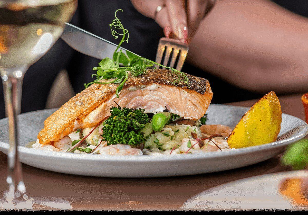 Welcome2Yorks's tweet image. 🍽️ Craving a pub feast? Get 40% off main meals at The Cow and Calf this April 13-16! yorkshire.com/deals/articles… Perfect excuse for a midweek treat at this beloved Yorkshire Vintage Inns pub. Your wallet (and taste buds) will thank you! #Yorkshire #PubLife