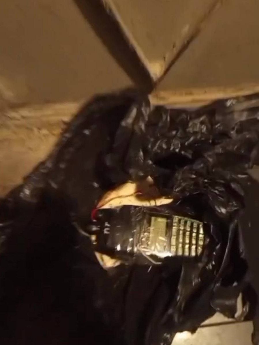 QalaatAlMudiq's tweet image. #Syria: the female member of Hezbollah-affiliated cell caught red-handed placing an IED to target a Rabbi in a Christian district of #Damascus.