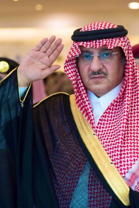 #محمد_بن_نايف                                                                                          في نظرتك هيبــة وفي وقفتك عــزّ
  وفي طلتــك زدتّ الفخامة فخــامة🤍