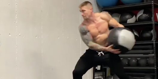 FitnessHacks101's tweet photo. Ready to push your limits? Try this 30-minute EMOM (Every Minute On the Minute) workout and see how far you can go! 💪🔥 Challenge yourself, track your progress, and tag a friend to join you! Who's up for the sweat? Check out the full workout here: https://t.co/xDhJkfSgxS
#EMOM #WorkoutChallenge #FitnessMotivation #StrengthTraining #HomeWorkout #NoExcuses #FitFam #Wellness #GetFit #Exercise #SweatSession #HealthyLifestyle #Cardio #BodyweightWorkout #TrainHard #FitnessJourney #WorkoutRoutine #StayActive #GetStronger #FitnessHacks101