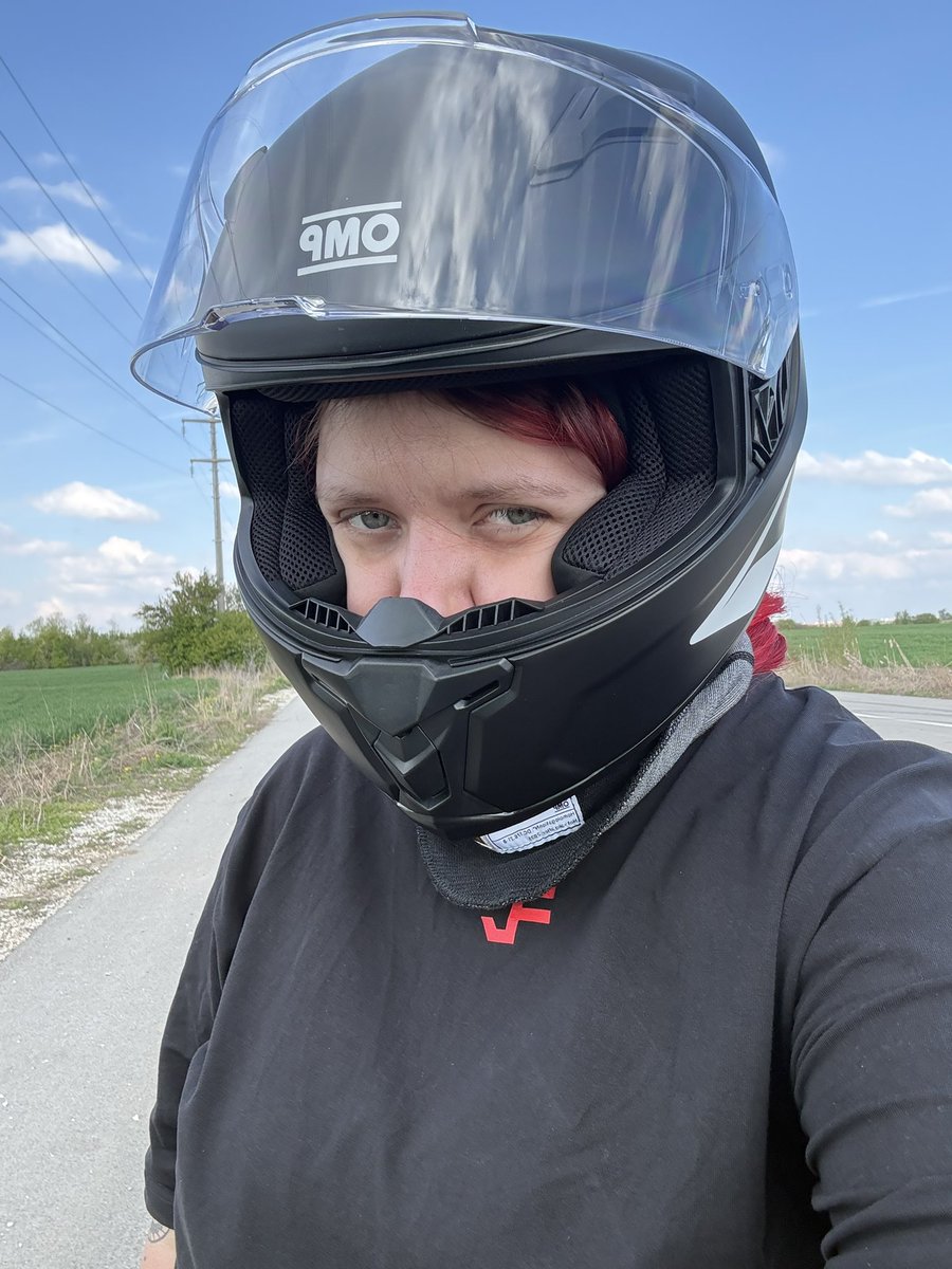 relunaria tweet media