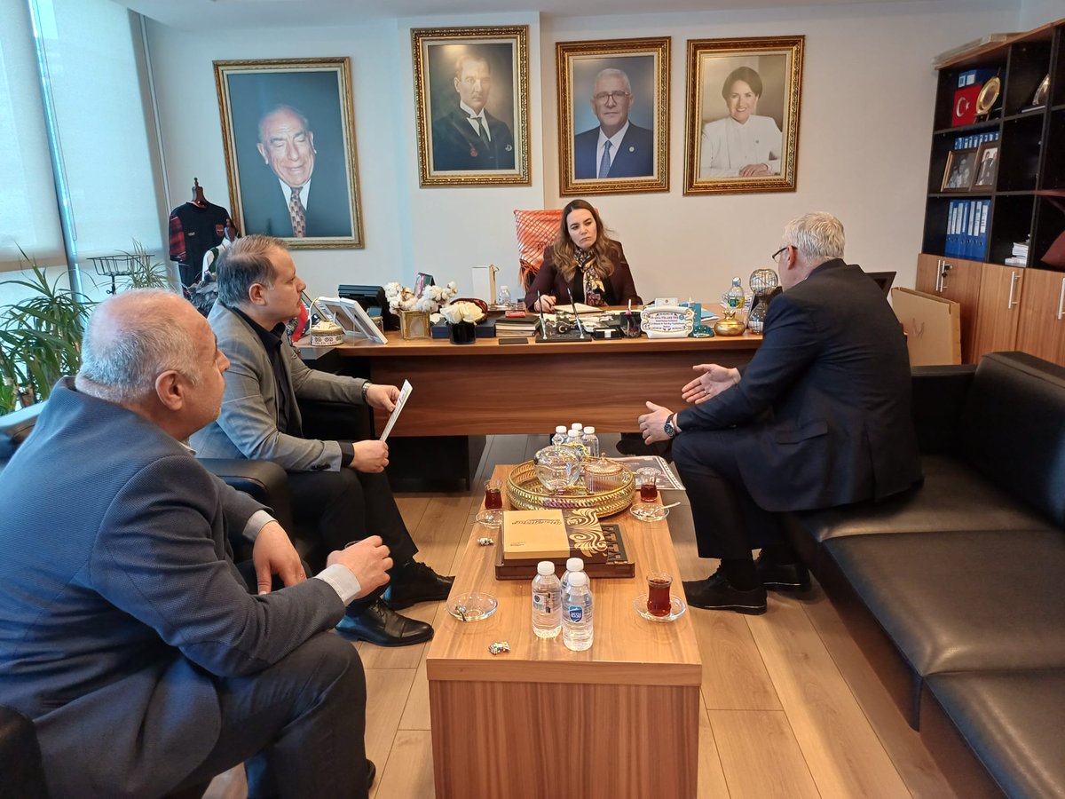 SRTELARZ's tweet photo. Biz mağduriyetimizi anlattık
@ANKSTAJCIRAK emek yücedir dedik Sn vekilim @ayyuceturkestas Desteğiniz bizim için çok değerli teşekkürler.

@iyiparti
@MDervisogluTR
Staj Çıraklık Sgk Başlangıcı Olsun
Emek Değerini Bulsun
#Staj #Çıraklık #Sigortası
#SGK #Başlangıcı #Olsun https://t.co/V9j3lLfDXF