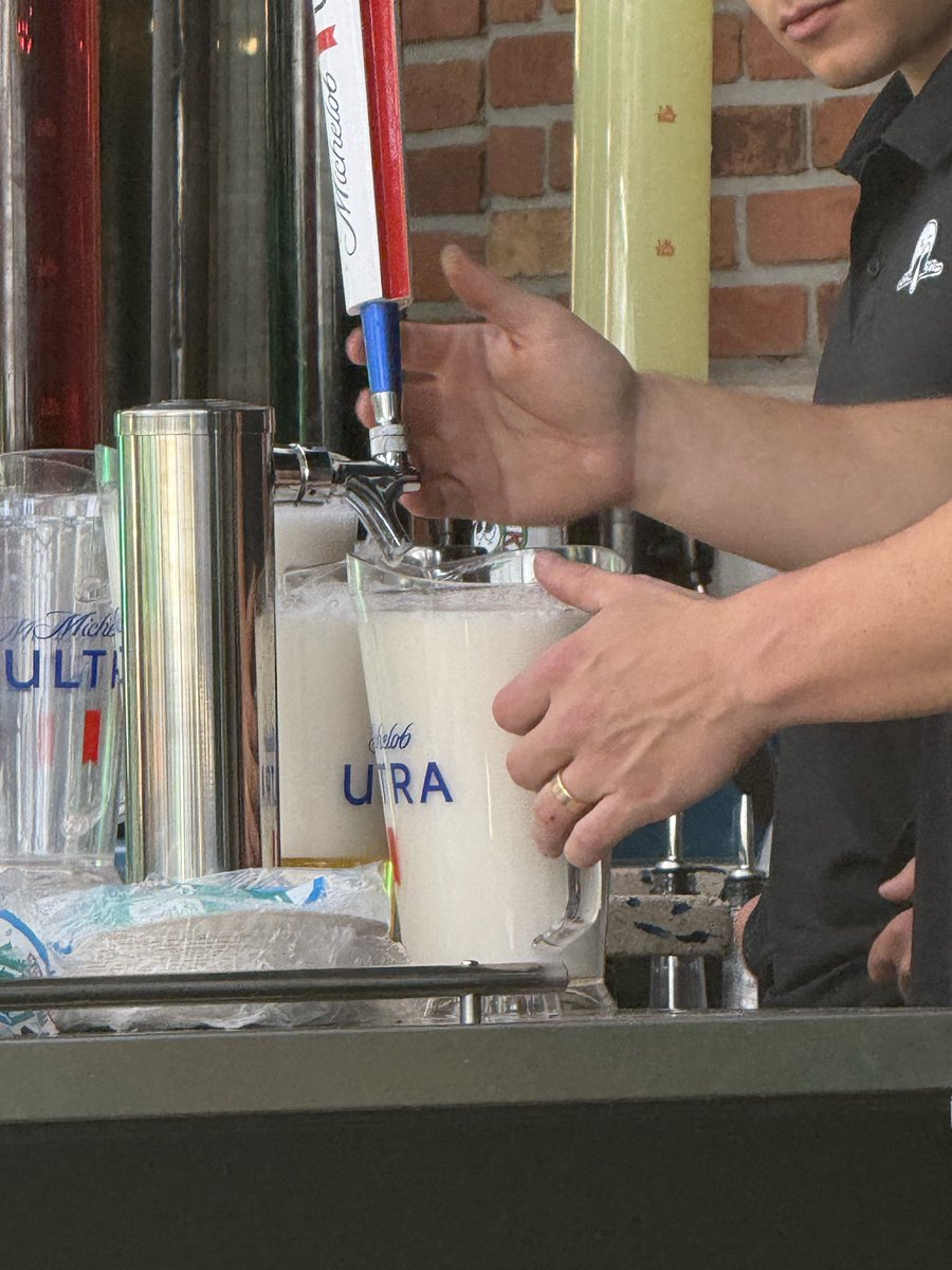 Robert “Bob” Montgomery Knight tweet media