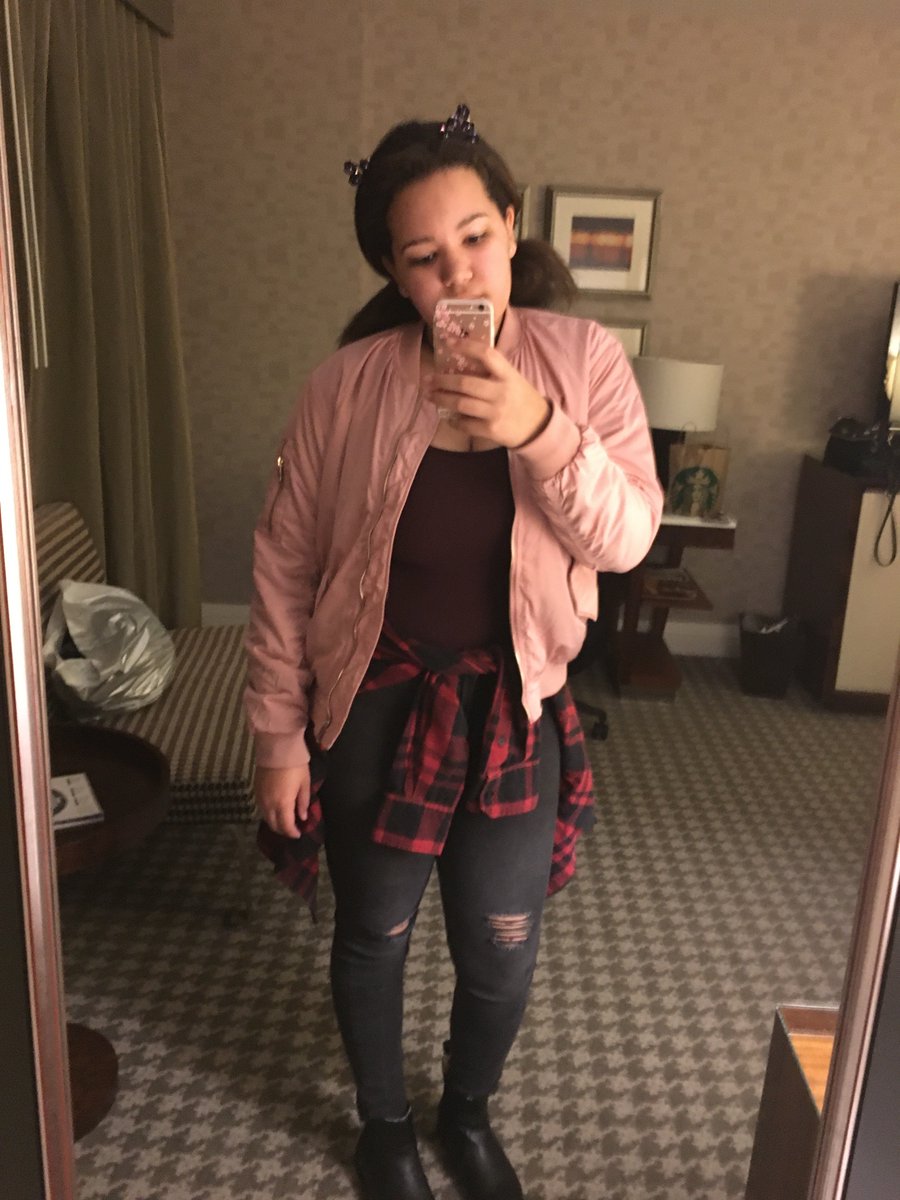 ︎ Tia¹²⁷ tweet media