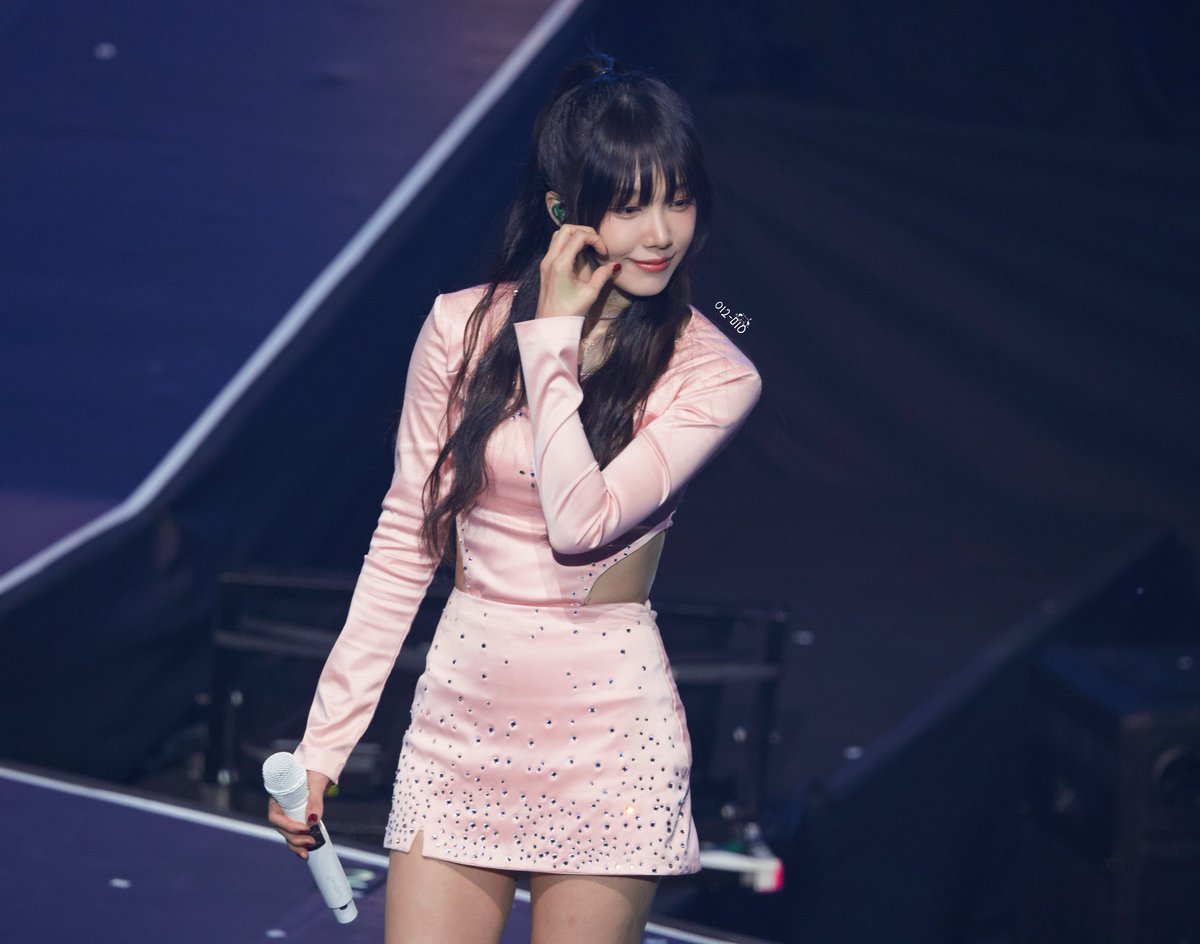 Forever__Eunji's tweet image. 260411 The Origin : Apink 가오슝 🌸

@Apinkjej 🐶

이 순간 너무 이뻐서 숨 멈춤 😶

#Apink #에이핑크 #정은지 #은지 #郑恩地