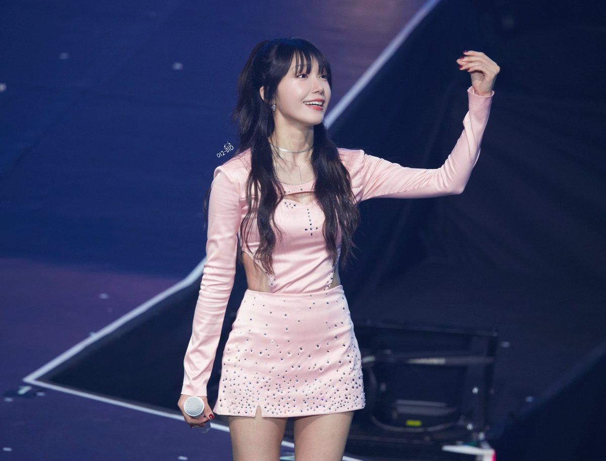 Forever__Eunji's tweet image. 260411 The Origin : Apink 가오슝 🌸

@Apinkjej 🐶

이 순간 너무 이뻐서 숨 멈춤 😶

#Apink #에이핑크 #정은지 #은지 #郑恩地