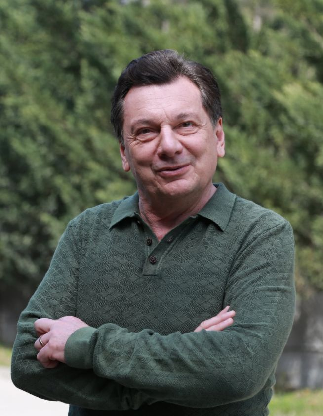 Bee Haber tweet media