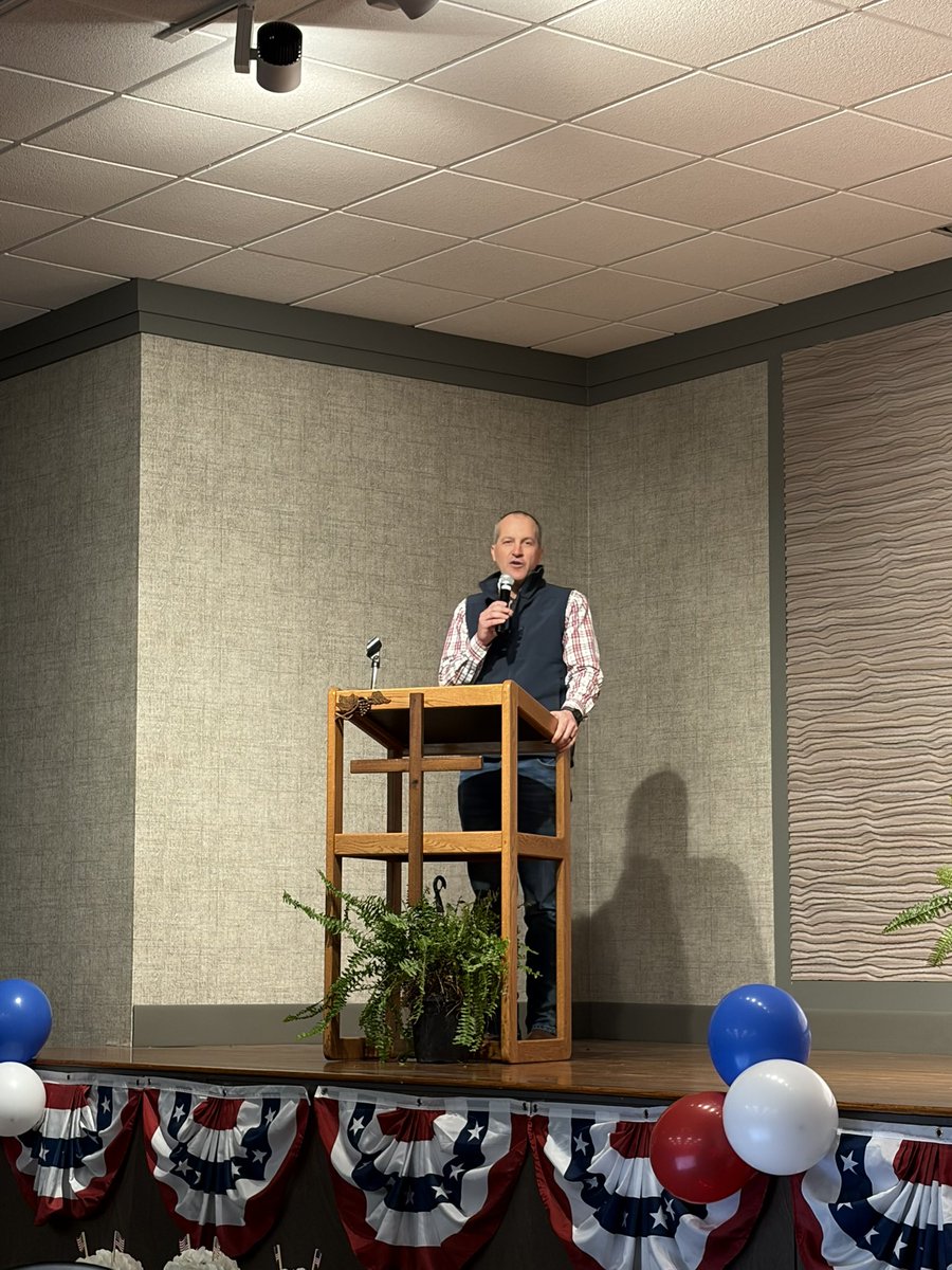 MikeNaigIA's tweet image. Thanks to the Cerro Gordo GOP for hosting today’s Patriots and Pancakes event in Clear Lake 🇺🇸 

Was great to see Reps. Bloomingdale and Hermanson and thank them for their support of the Iowa Farm Act, which will support Iowa’s farmers, rural communities, and economy! #IowaAg