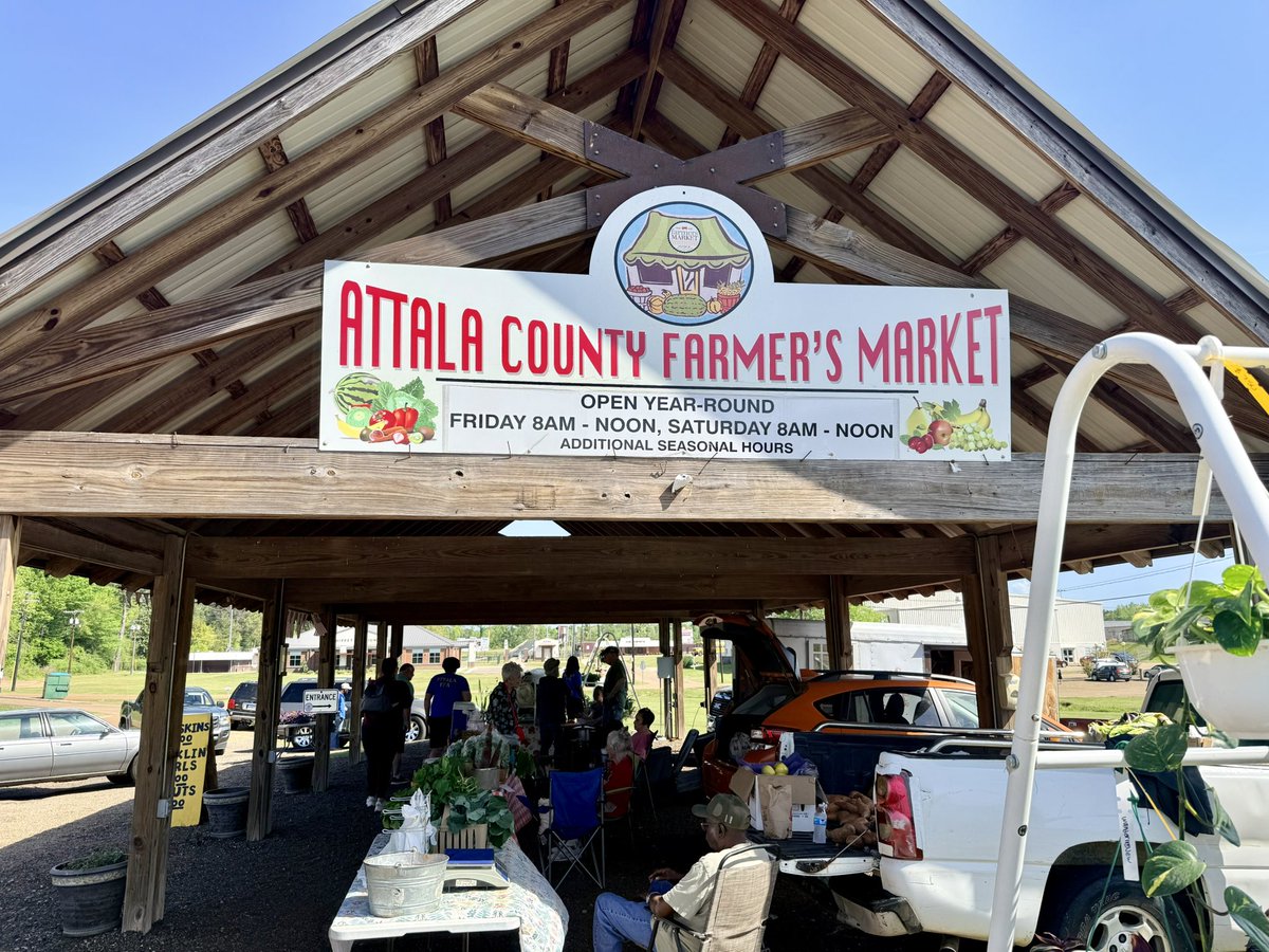 FNULNU1's tweet image. Had an amazing morning in #Kosciusko, MS.  My cousin is doing amazing things with the #AgScience program there.   His students participate in the local #FarmersMarket.   I decided to pick up a few things. 🤷🏾‍♂️🤣🤣🤣

#ShopLocal #SupportSmallBusinesses