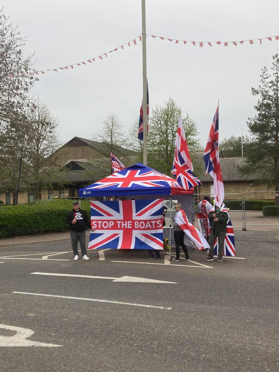 CrémantCommunarde #4402 💚👊🕊️ tweet media