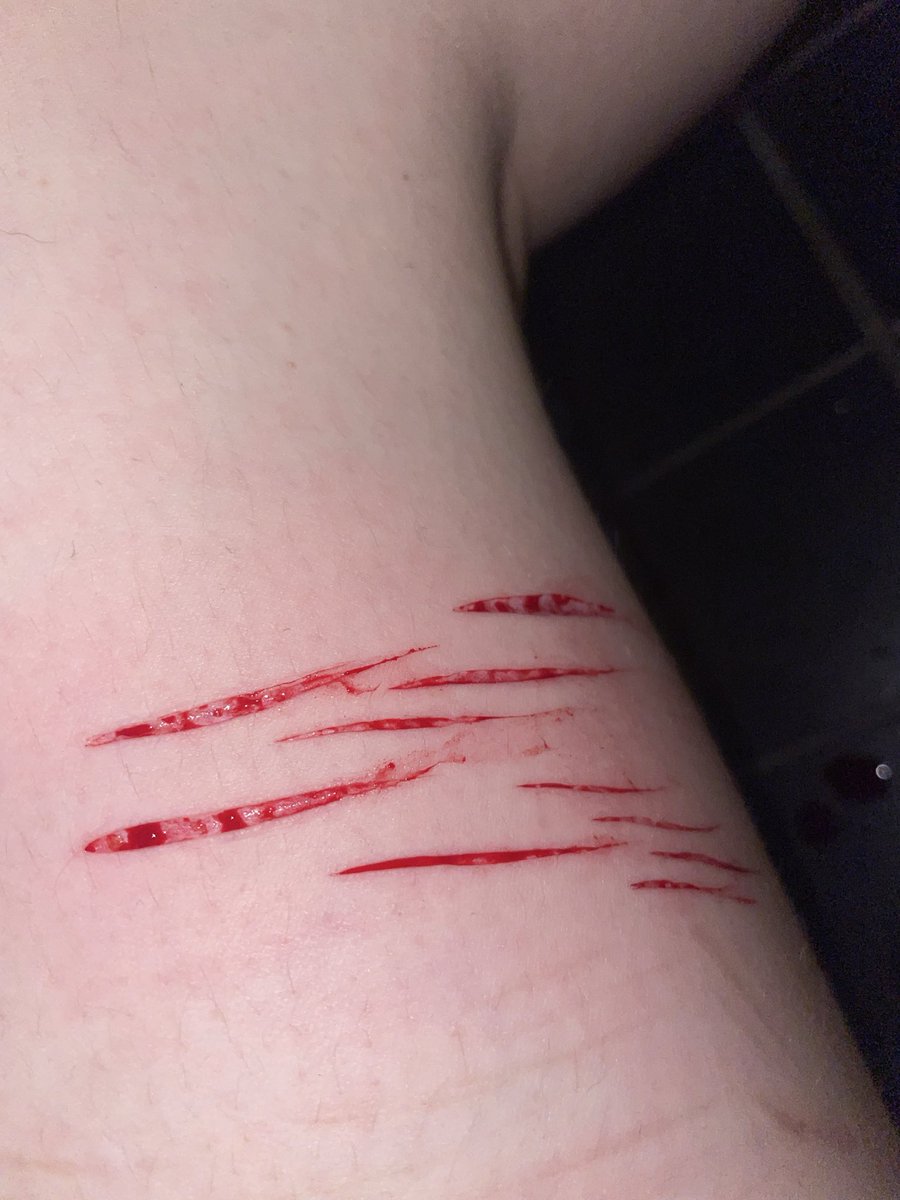 𝜗S𝜚🥂 shedtwt tweet media