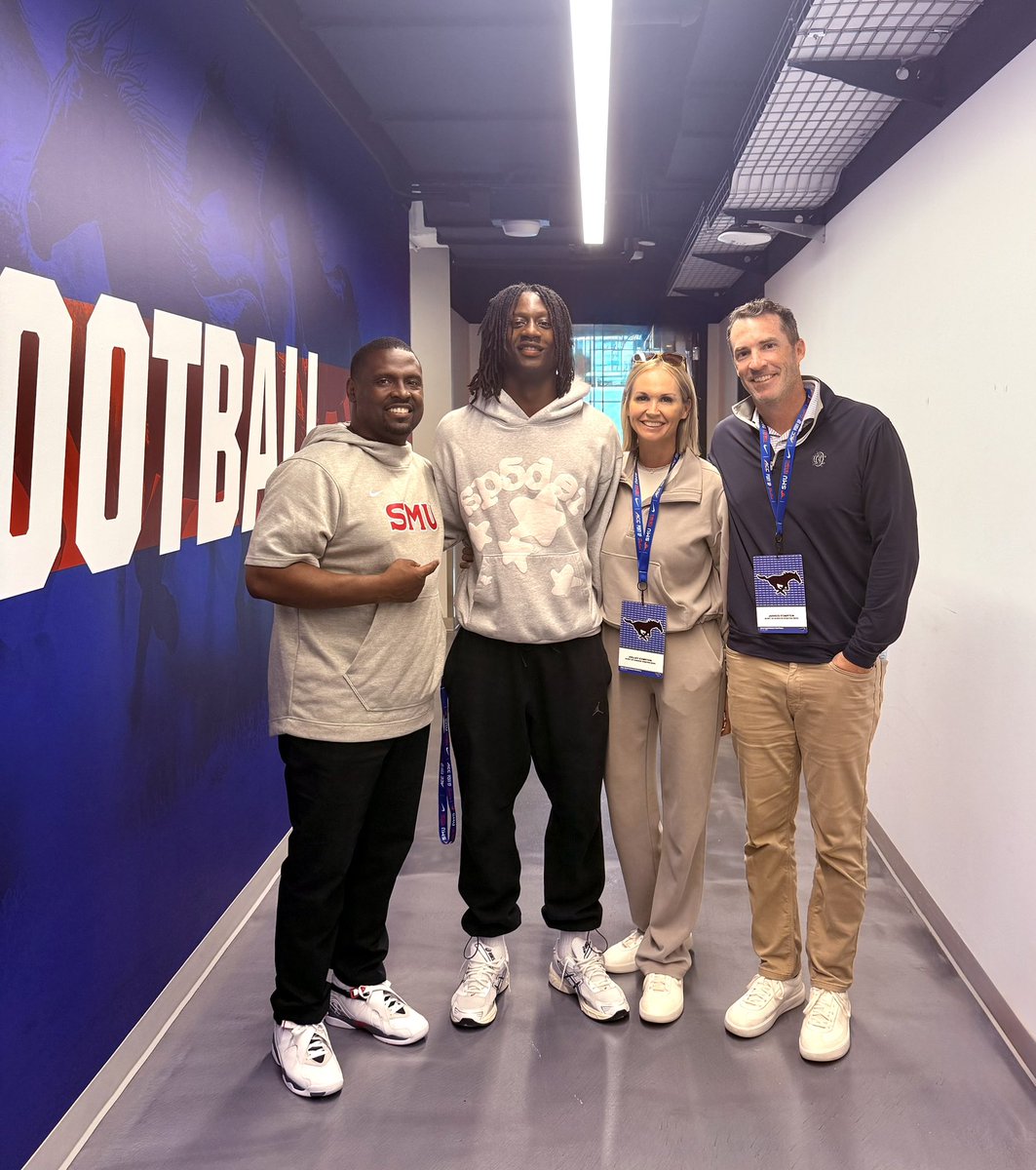 KamieonNero's tweet photo. Blessed for the time at @SMUFB today with my family. Great to spend time with @rhettlashlee and @CoachHun_SMU talking about being a big part of something great in Dallas. Excited to get back 🐎🆙

@SMUFB @ConnorMFB @JR_Sandlin @CoachMoCrum @CoachWarden @Coach_McHugh @ChrisDWood72 @mrfootballwait @BillyEmbody 
@AABonNBC @ErikRichardsUSA @Andrew_Ivins @Rivals @On3 @247recruiting @TomLoy247 @adamgorney @Bdrumm_Rivals @samspiegs @GregBiggins @LemmingReport @TheUCReport @Josh_Scoop @ParkerThune @MikeRoach247 @Stumpf_Brian @Rejoice_Eagles @CoachMarley @MathurinAgency
