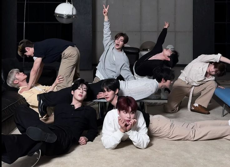 rosie .𖥔 ݁ ˖ loves farmer gyub tweet media