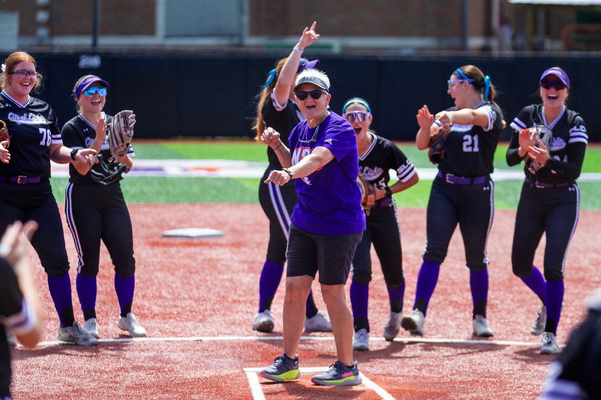 NSUDemonsSB's tweet photo. Inducted into the NSU N-Club Hall of Fame in 1998, and her number 3 is one of just two retired jerseys in program history. 

Ladies and gentlemen… Ginger Craig😈🤘🔥

#ForkEm https://t.co/NBdqWxvNln