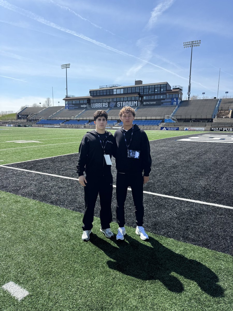 owenthomasOT's tweet photo. had a great time at @gvsufootball loved meeting the coaches @CoachGollman @CoachEReinhart @CoachWooster and seeing the facilities. looking forward to being up there again!! @PrepRedzoneMI @MichFBFrenzy @youngslingersQB @TheD_Zone https://t.co/mAqlGAcOVU
