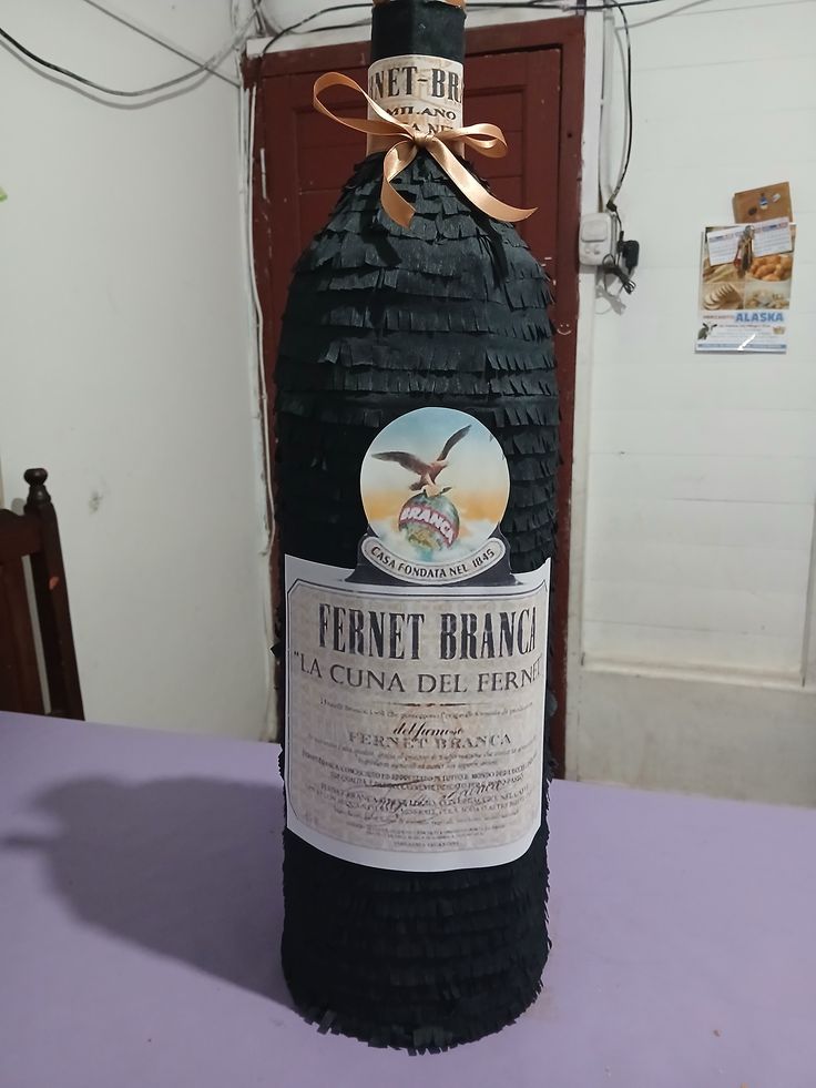 _ Sos muy fan del fernet vos? 
La piñata de mi cumpleaños: