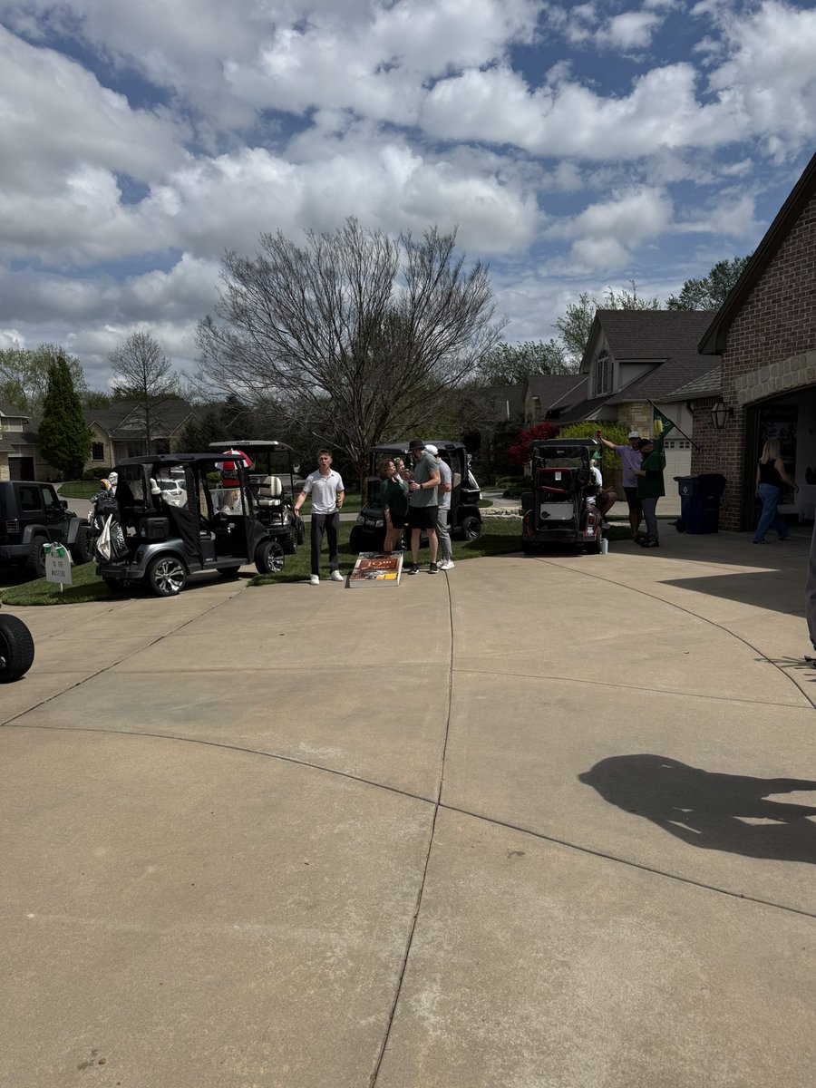 Knuckle Dragger tweet media