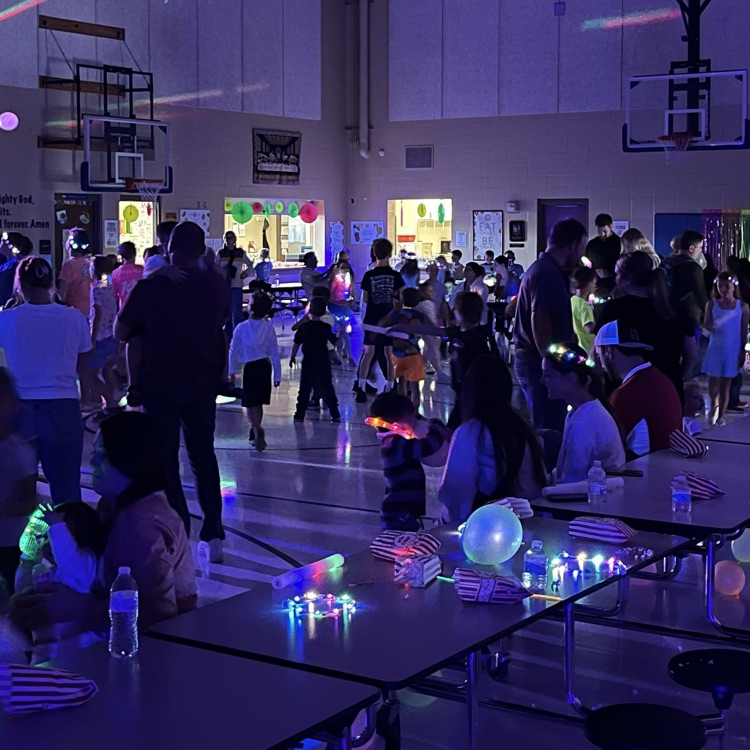SKDKnights's tweet photo. More dance party fun... https://t.co/7YwlAWBeOY