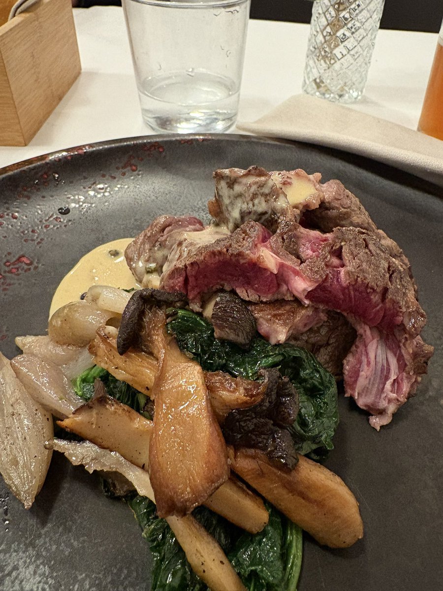 Gegeten in Bologna. Het slaat wekelijk nergens op. Zo goed 🤯