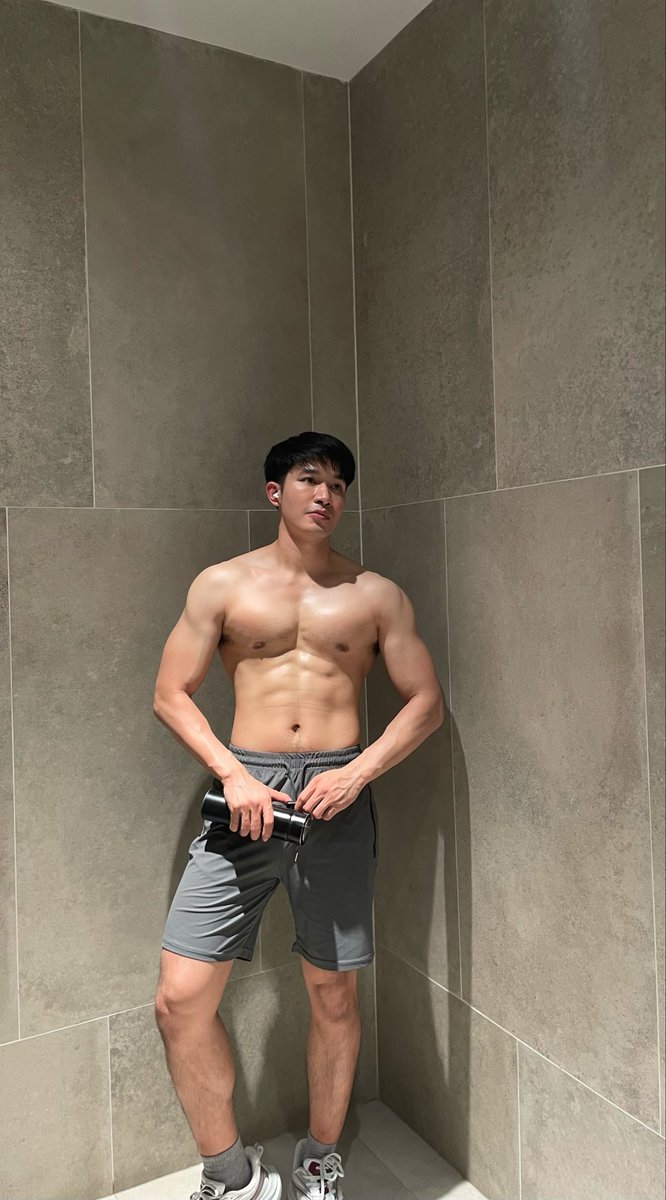 Retweet45w's tweet photo. Workout today 🔥#workout #ออกกำลังกาย https://t.co/MNUojDhFH0