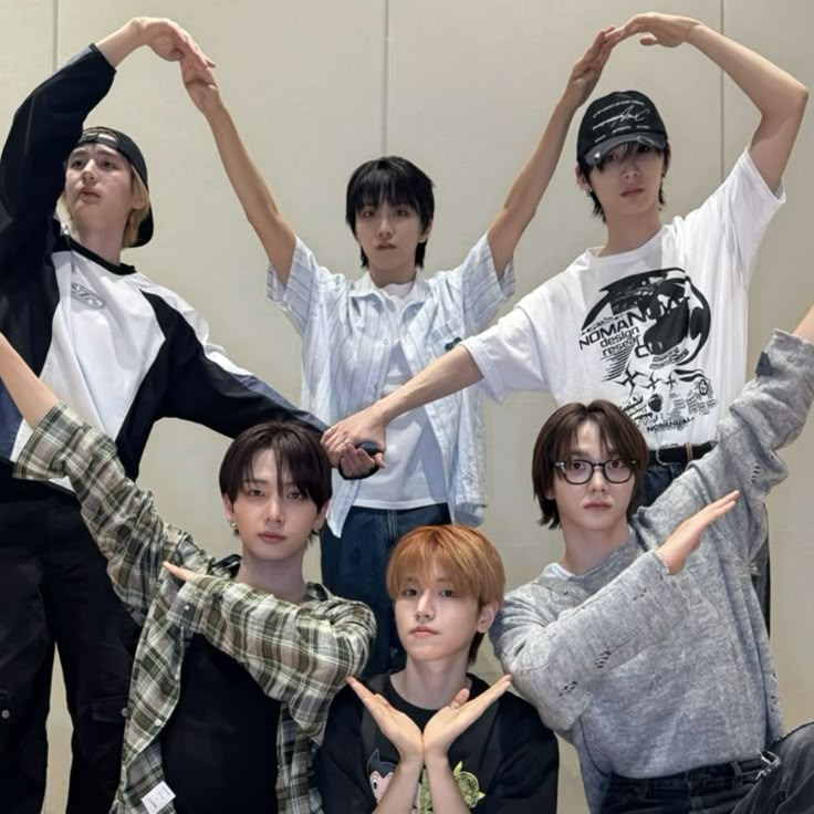 rosie .𖥔 ݁ ˖ loves farmer gyub tweet media