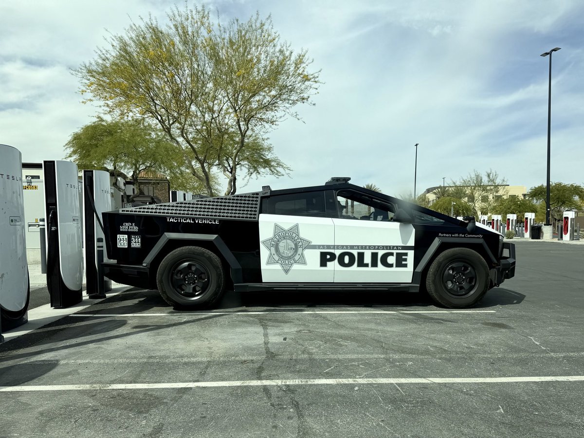 alexneil's tweet photo. So sick
@LVMPD @UnpluggedTesla https://t.co/syYbIkbrpI