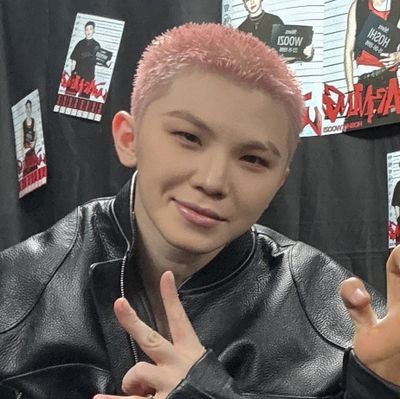 ⊙⊝⊜ tweet media