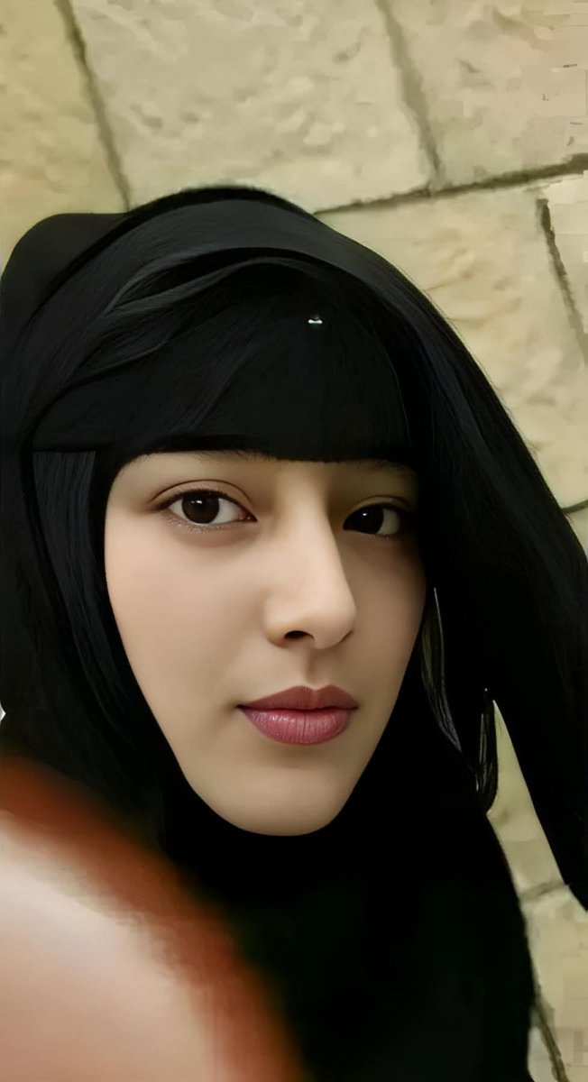 موضوع للنقاش وباحترام!

ماذا يفعل الزوج الصالح عندما يرى فتاة أجمل من زوجته؟!!