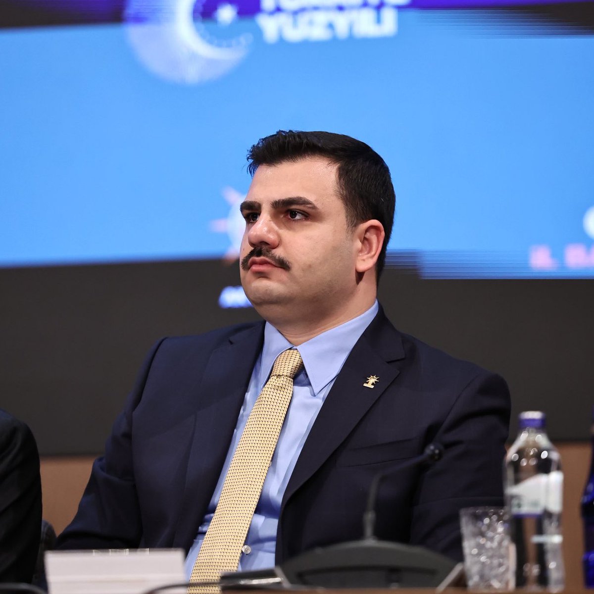 AK Parti Genel Sekreteri ve İzmir Milletvekili Eyyüp Kadir İnan'dan Netanyahu'ya sert tepki:

"İnsanlık tarihinin en büyük soykırımcıları listesine girdin. Sonun Hitler’den daha fenası olacak…"

milliyet.com.tr/dunya/disisler…