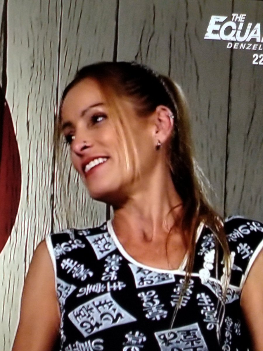 Mecachis11's tweet photo. Por fin me ilumino
Parecidos Razoables:
Marta López , hace muuuuchos años.
#firstdates11a https://t.co/7lfSKjm1N1