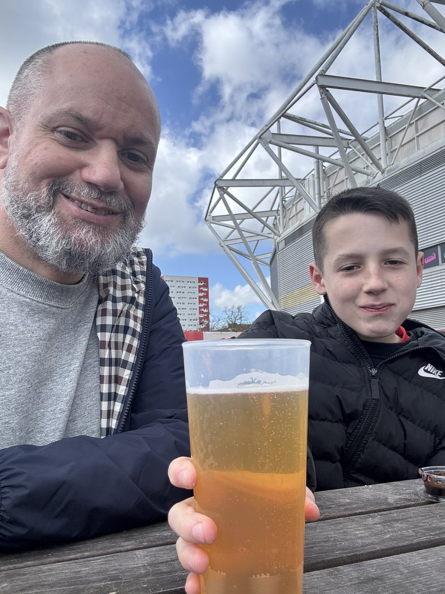 Stace ⚫️⚪️🐏 tweet media