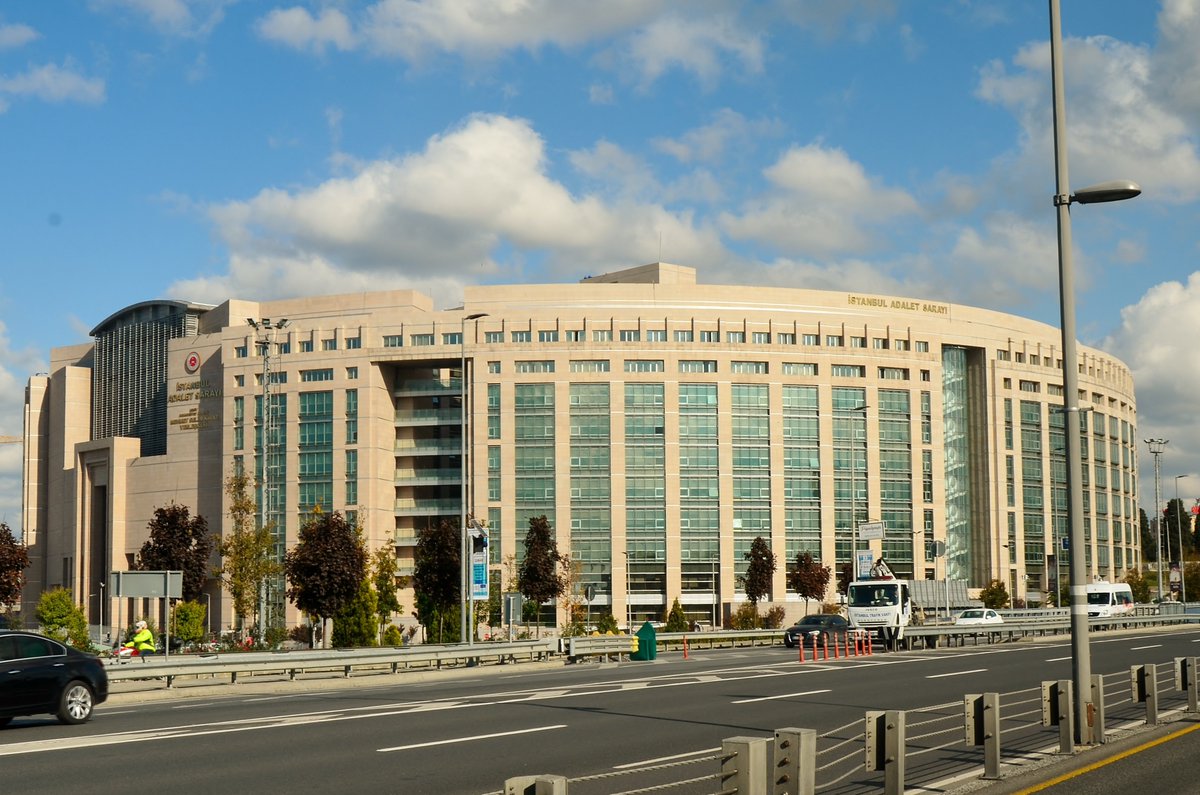 restitutorII's tweet photo. 🇹🇷🇮🇱
Turquie: La justice turque a ouvert une procédure contre Netanyahu et 34 responsables israéliens pour génocide, détention illégale de civils, d'agressions contre des passagers, des actes de torture, des vols, des dommages matériels et la saisie de navires de la flottille Soumoud. Le parquet réclame une peine de 4 596 ans de prison pour Netanyahu et les responsables israéliens.