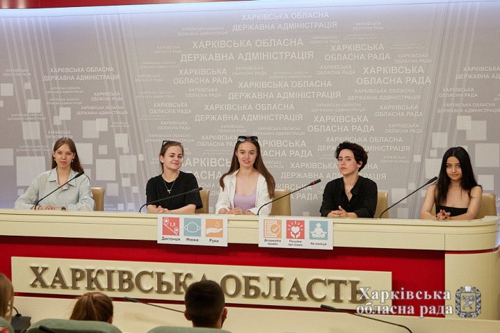 a_yaoteng_a's tweet photo. майбутнє, від якого я відмовився(( https://t.co/gui7L4Aogj