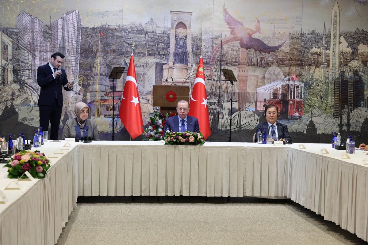 Burhan Kayatürk tweet media