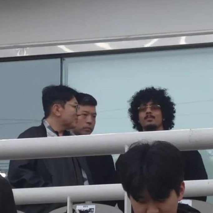 I DID NOT JUST SEE BANG PD AND HANUMANKIND IN ONE FRAME AT THE BTS CONCERT OMG #WHATDATMEAN