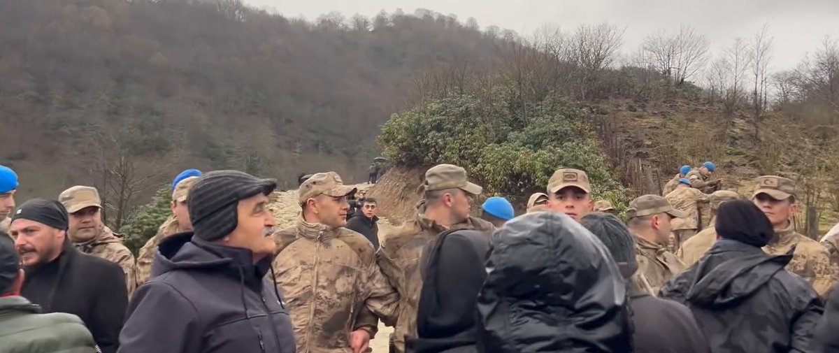 GKarafazli's tweet photo. Trebolu Sekü Köyü’nde Halk Madene Karşı direniş Ateşi yaktı https://t.co/EHrEgQJufx #direniş ateşini yaktı #halk #madene karşı #sekü köyü #TREBOLU #Çevre-Ekoloji https://t.co/66FDpjVSza