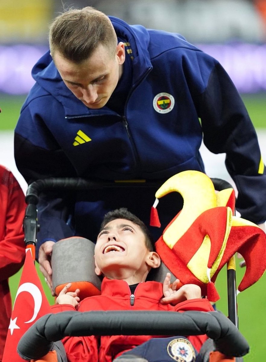 yes context tweet media