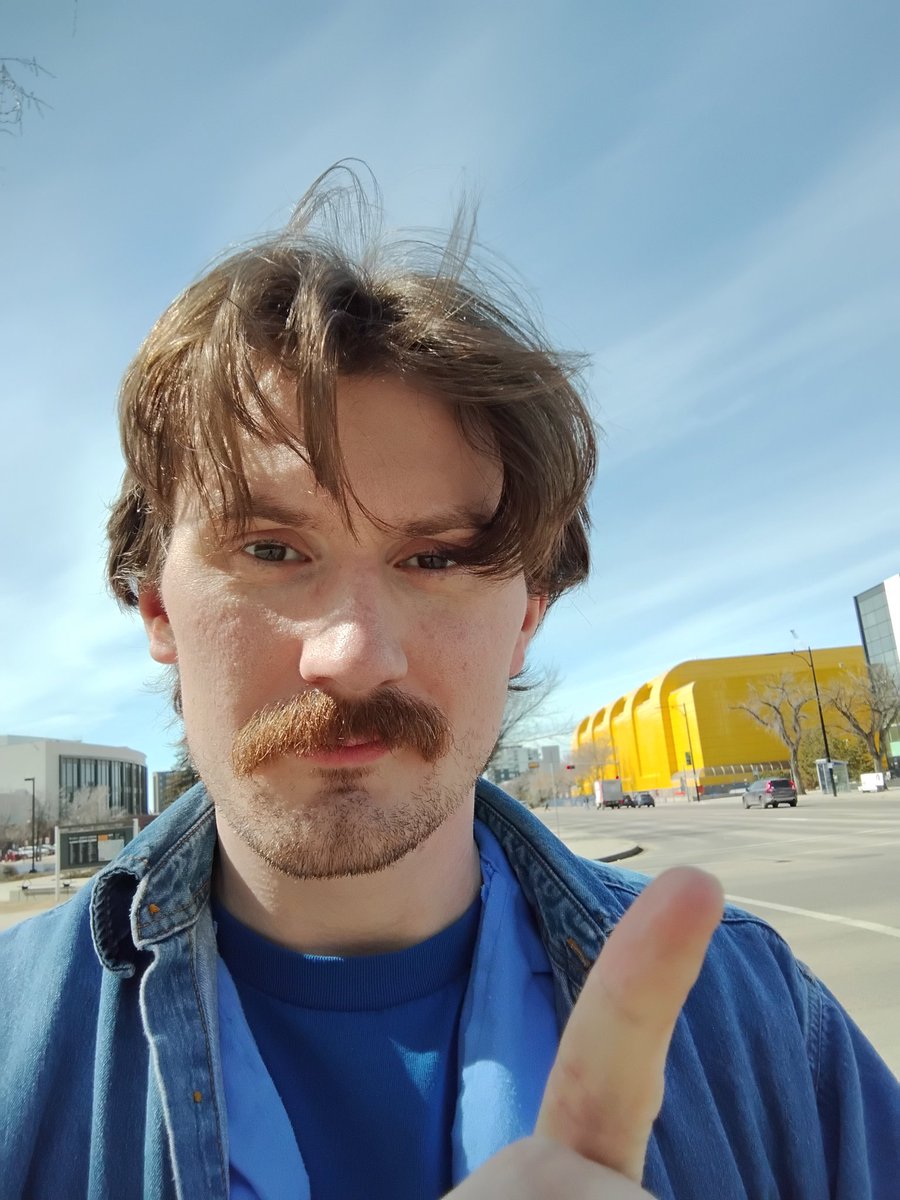 12 o'clock, she kinda bit her lip tweet media