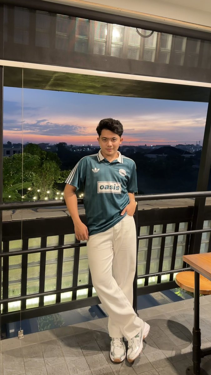 relxusers's tweet photo. Mau di spill apa nih?
#ootd #green #jakartaselatan https://t.co/MiVaRdFFLx