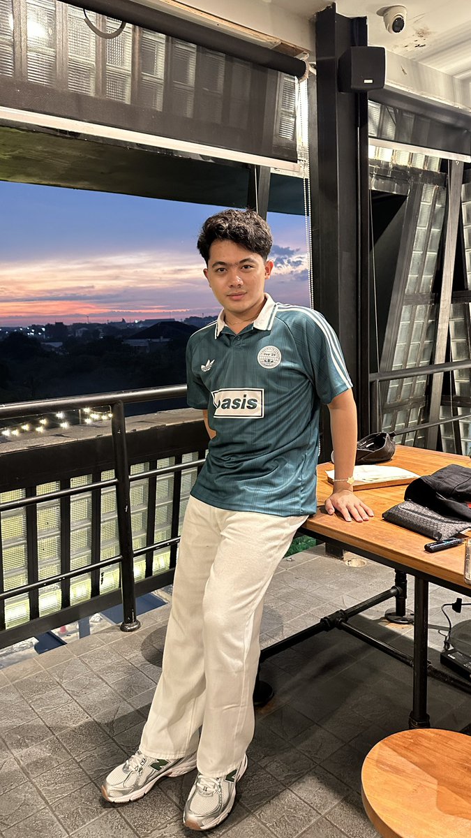 relxusers's tweet photo. Mau di spill apa nih?
#ootd #green #jakartaselatan https://t.co/MiVaRdFFLx